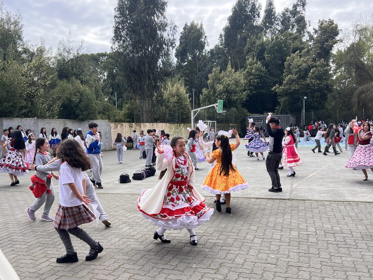 ¡Damos la bienvenida al Mes de la Patria en Aliwe College! 